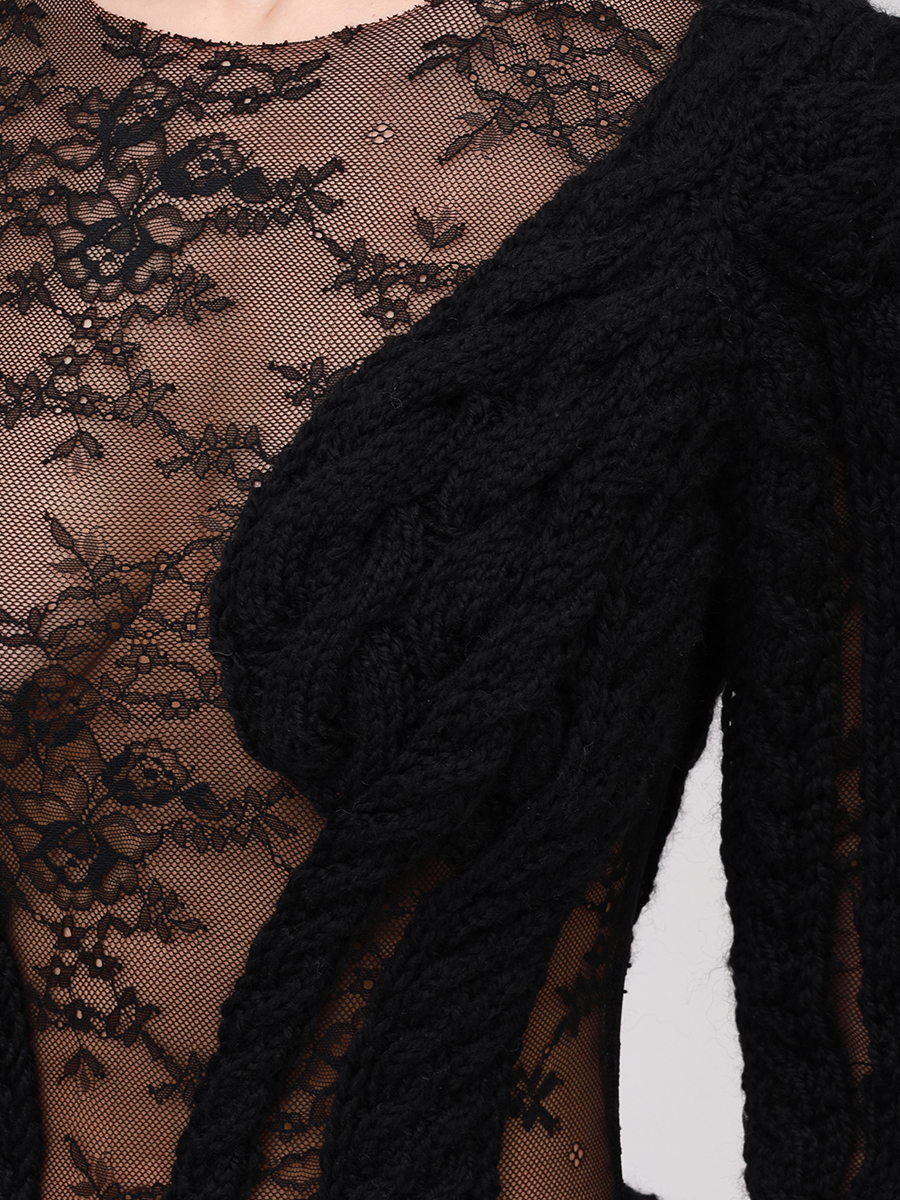 Платье с кружевом