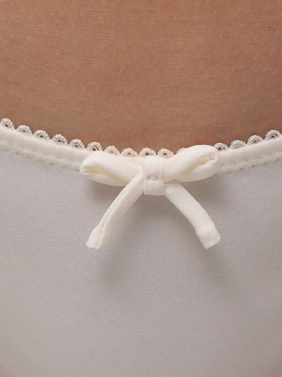 Трусы-стринг с кружевом