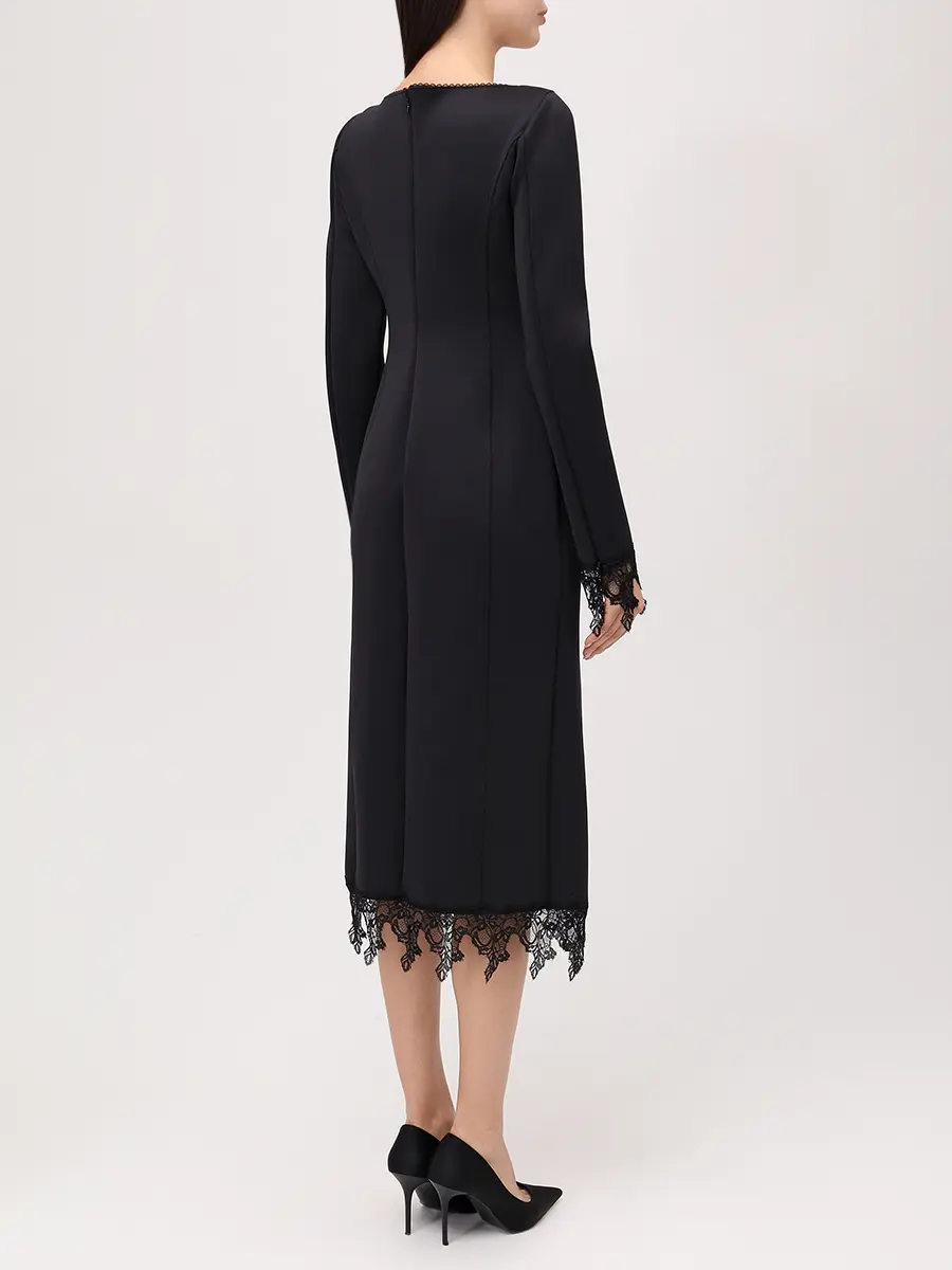 Платье с кружевом