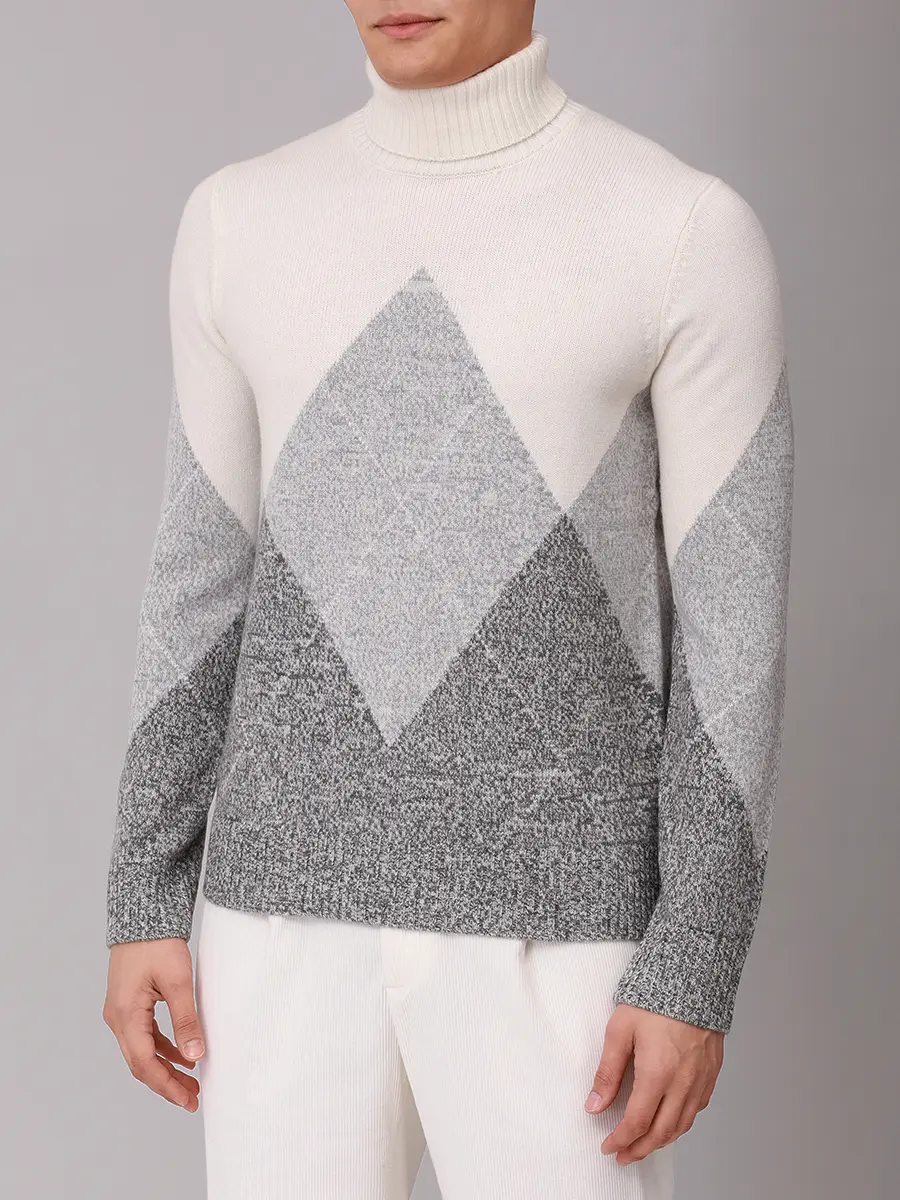 Свитер шерстяной