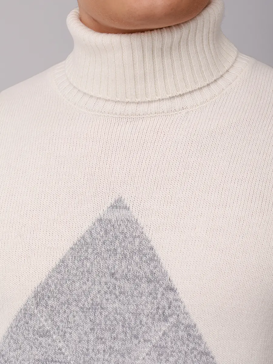 Свитер шерстяной