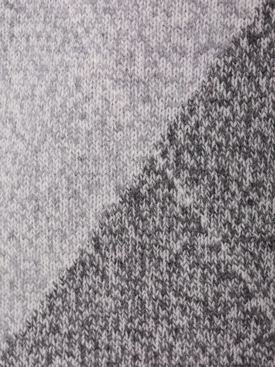 Свитер шерстяной