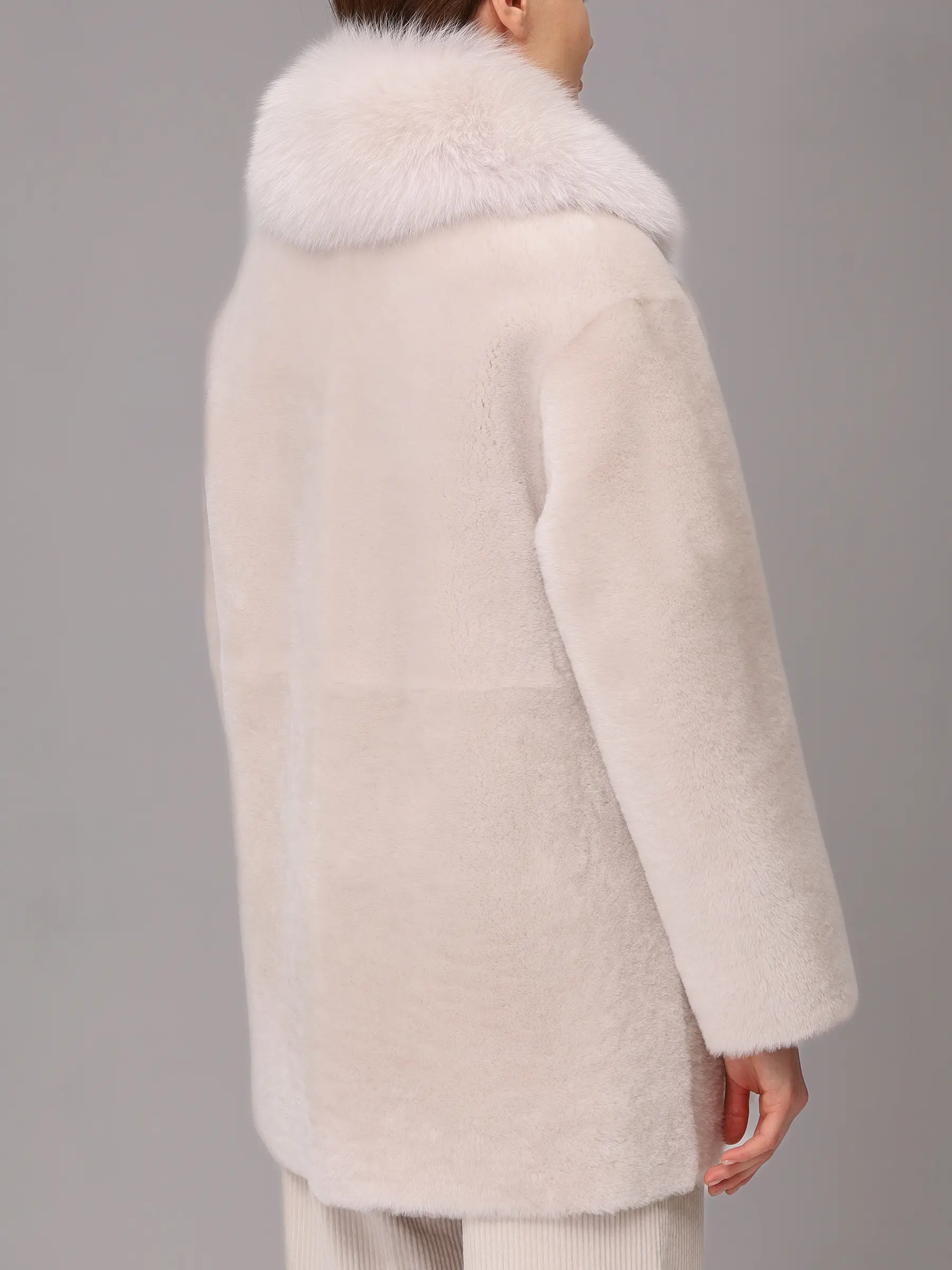 Шуба из овчины с мехом лисы