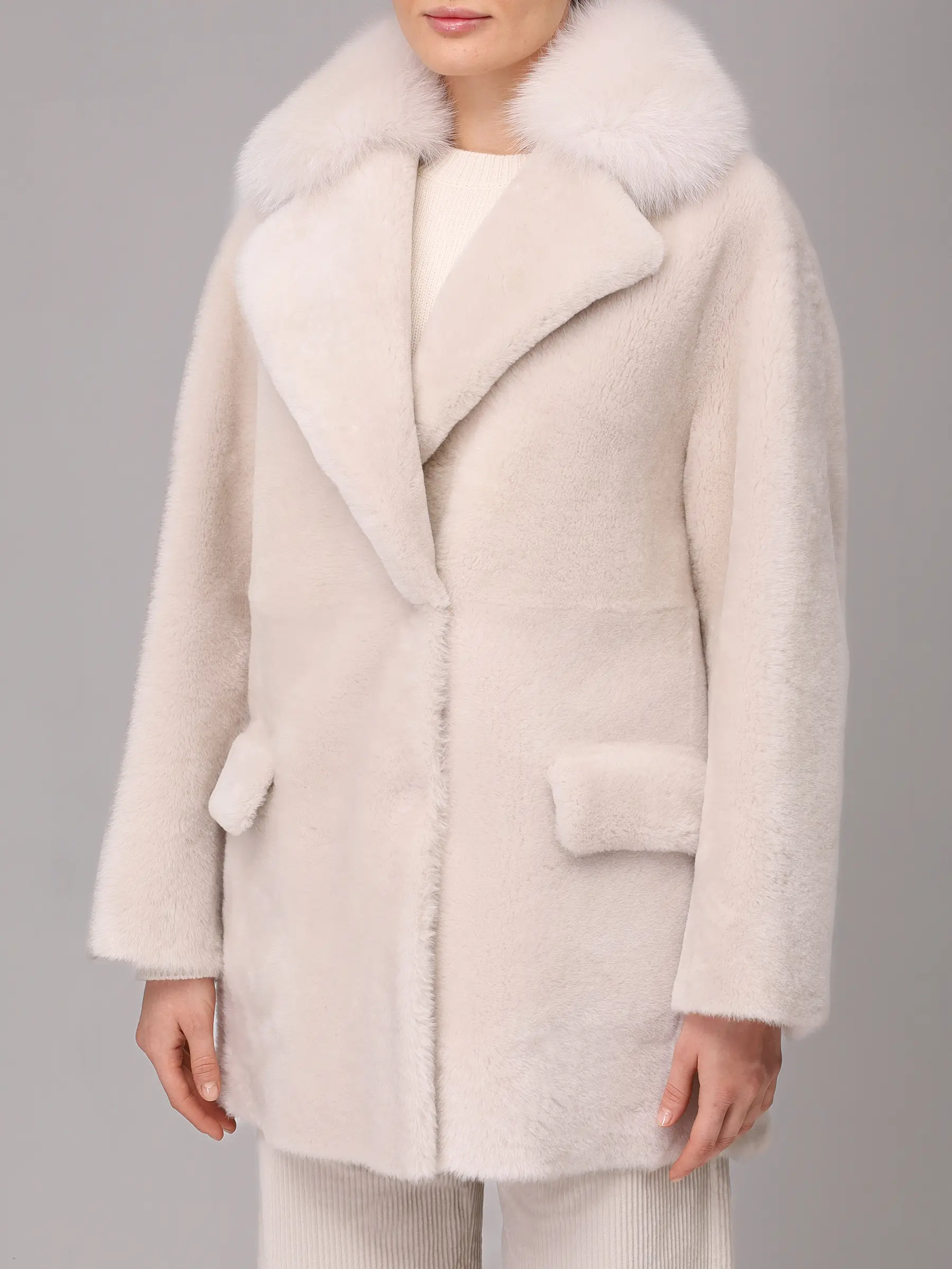 Шуба из овчины с мехом лисы