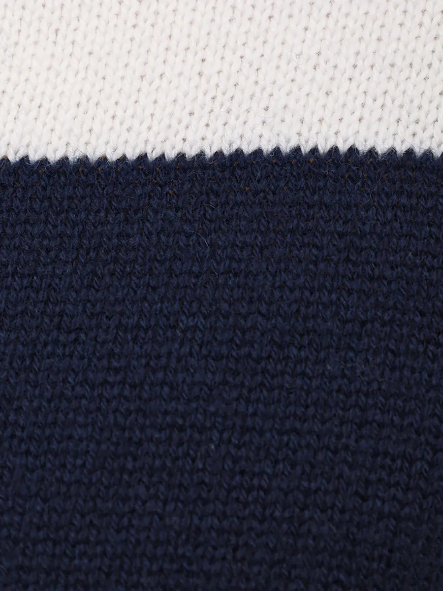 Свитер шерстяной