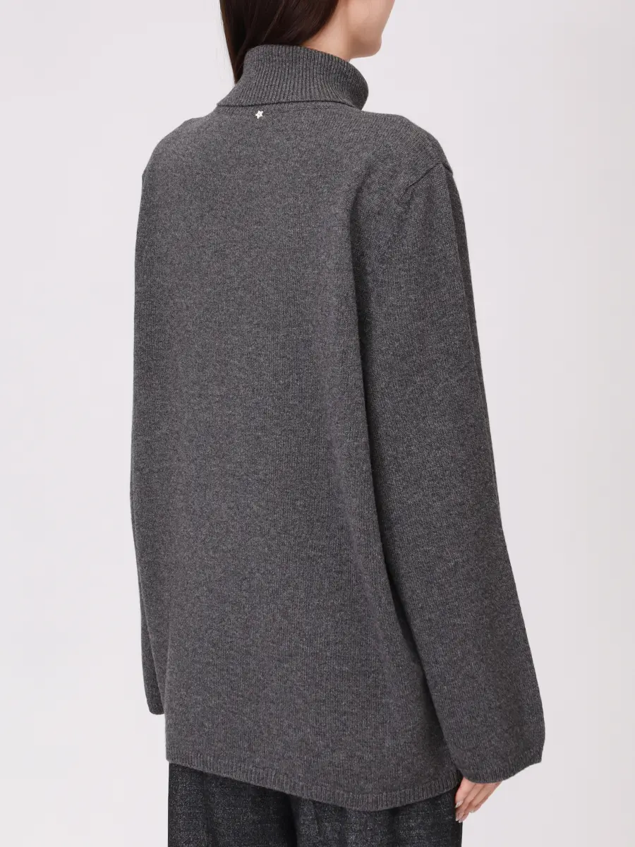 Свитер шерстяной