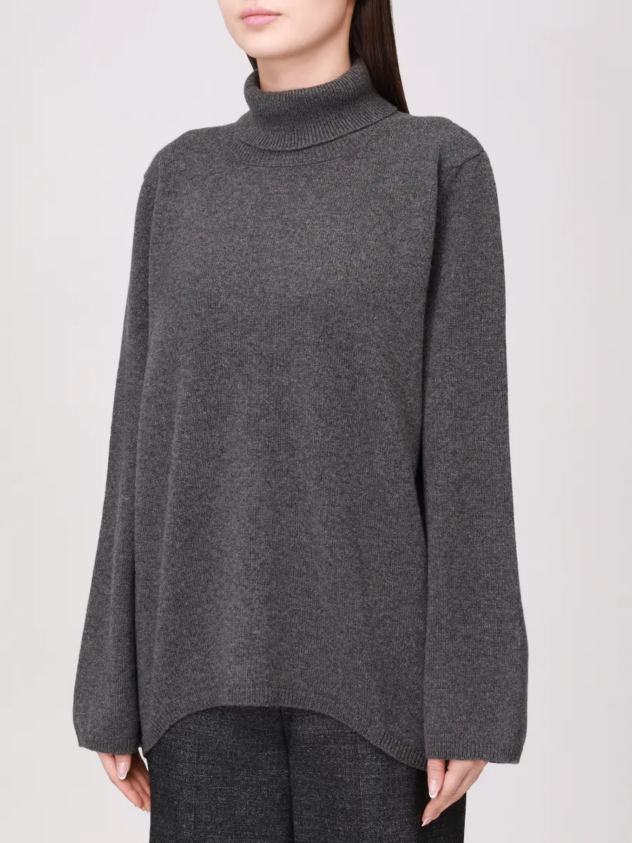 Свитер шерстяной