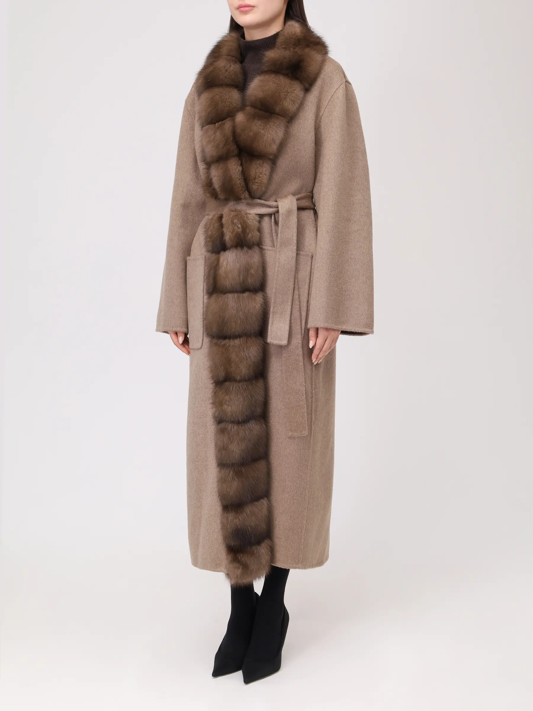 Пальто кашемировое с мехом соболя