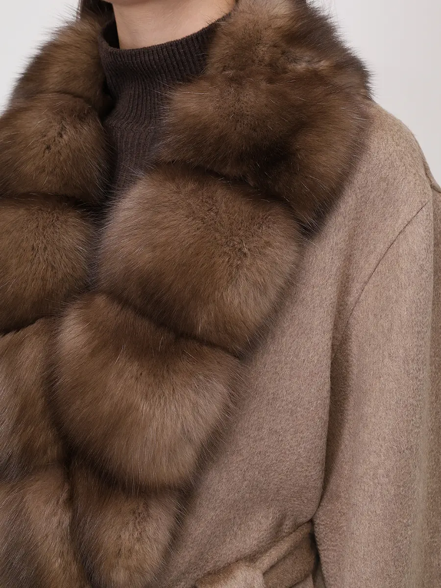 Пальто кашемировое с мехом соболя