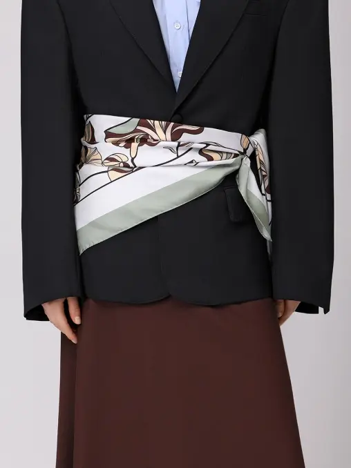 Платок шелковый COCCINELLE