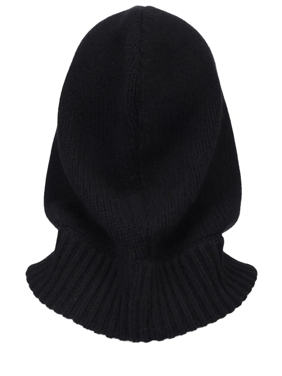 Капор шерстяной