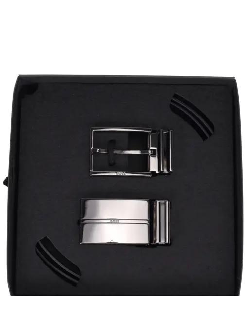 Ремень двусторонний кожаный с пряжками BOSS