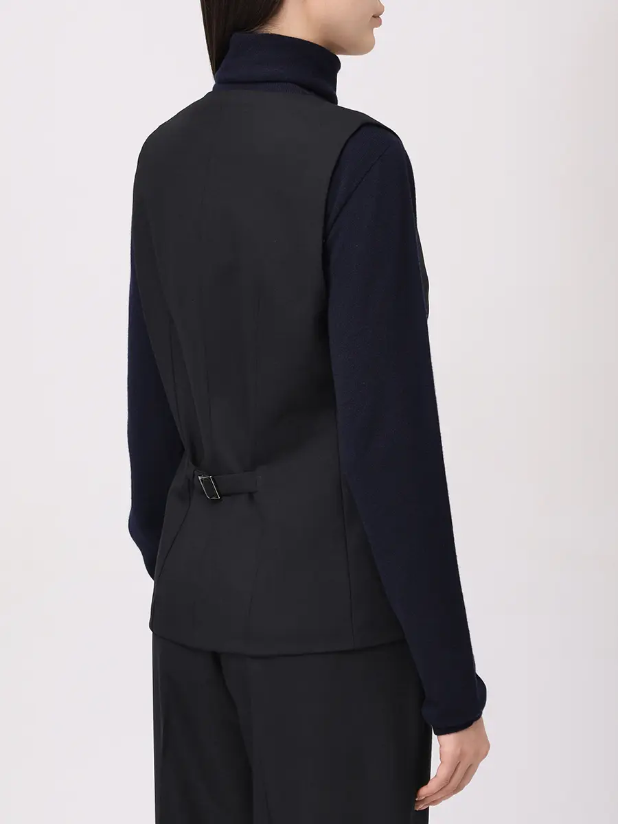 Жилет однотонный