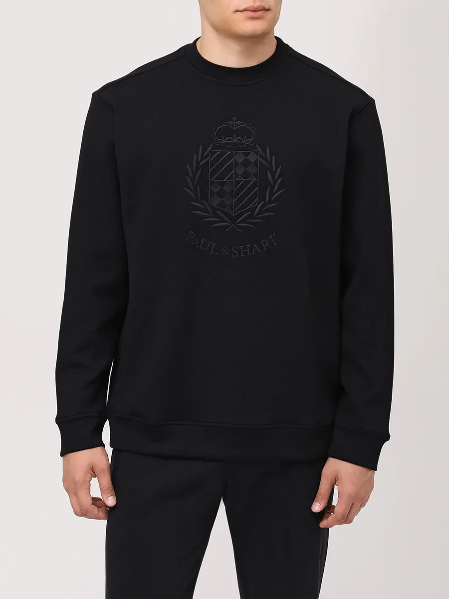 Толстовка с вышивкой