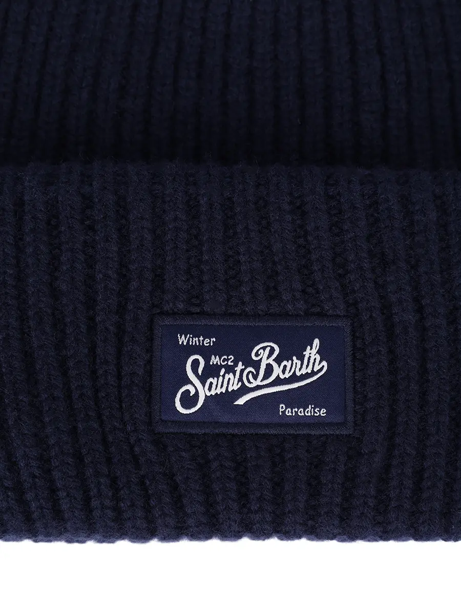 Шапка из шерсти и вискозы