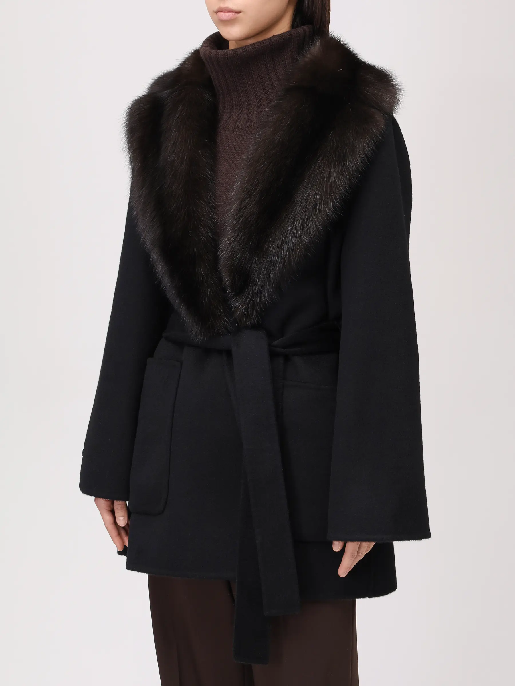 Пальто кашемировое с мехом соболя