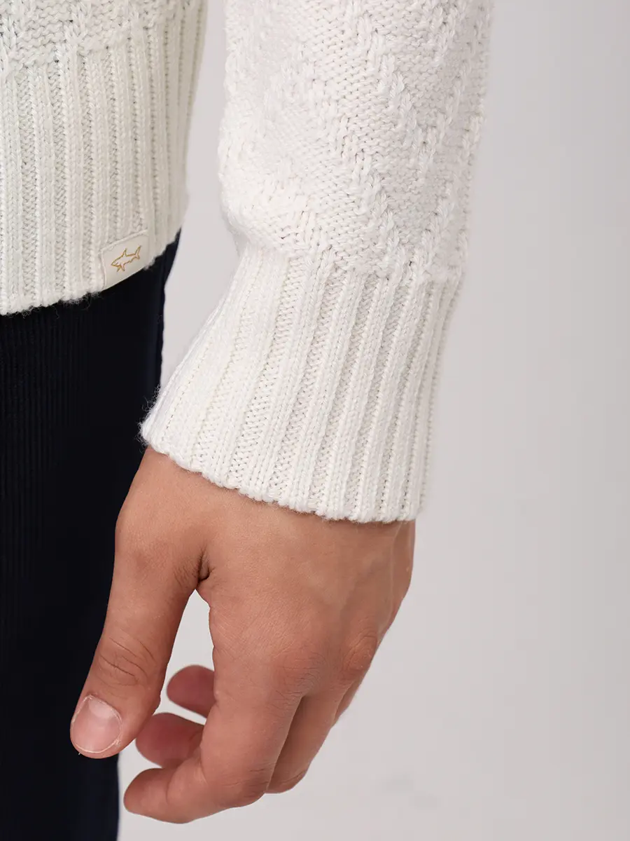 Свитер шерстяной