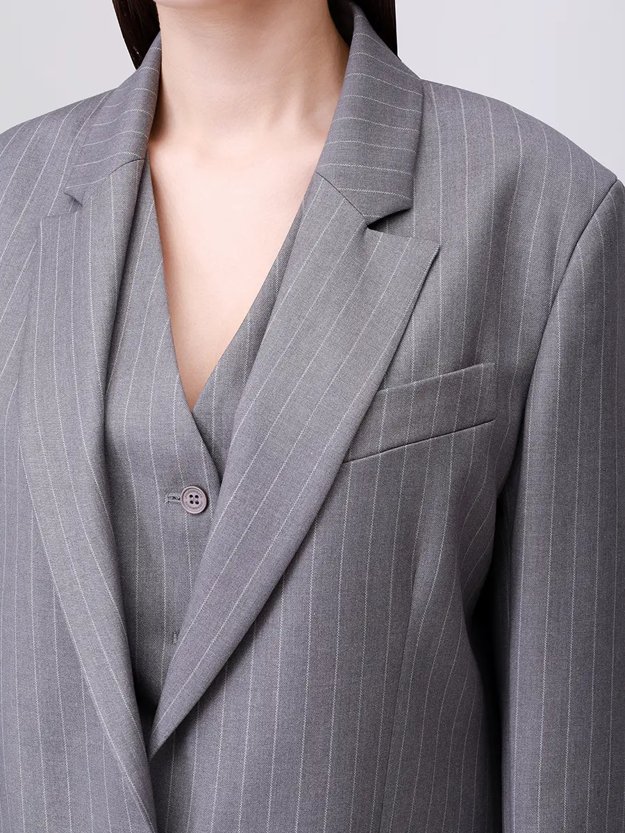 Пиджак в полоску