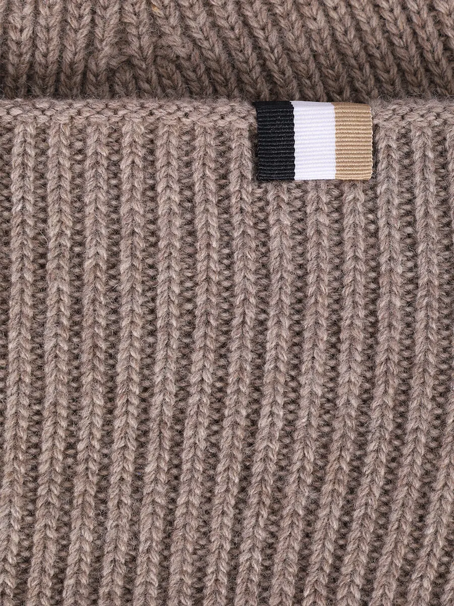 Шапка вязаная