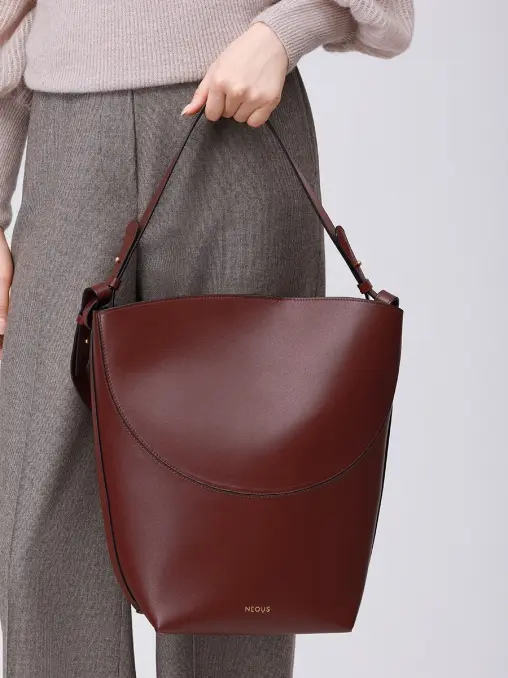 Сумка кожаная NEOUS