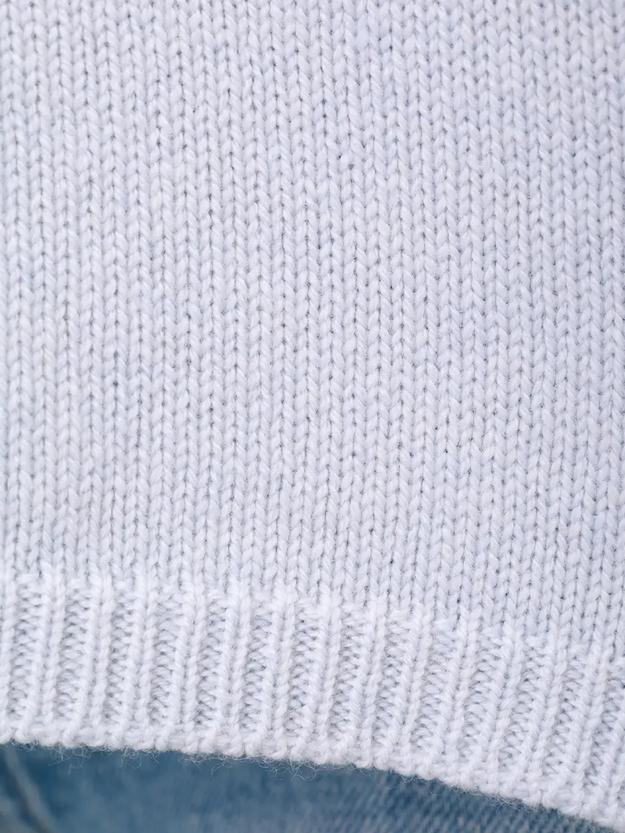 Свитер шерстяной