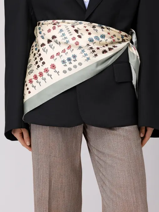 Платок шелковый COCCINELLE