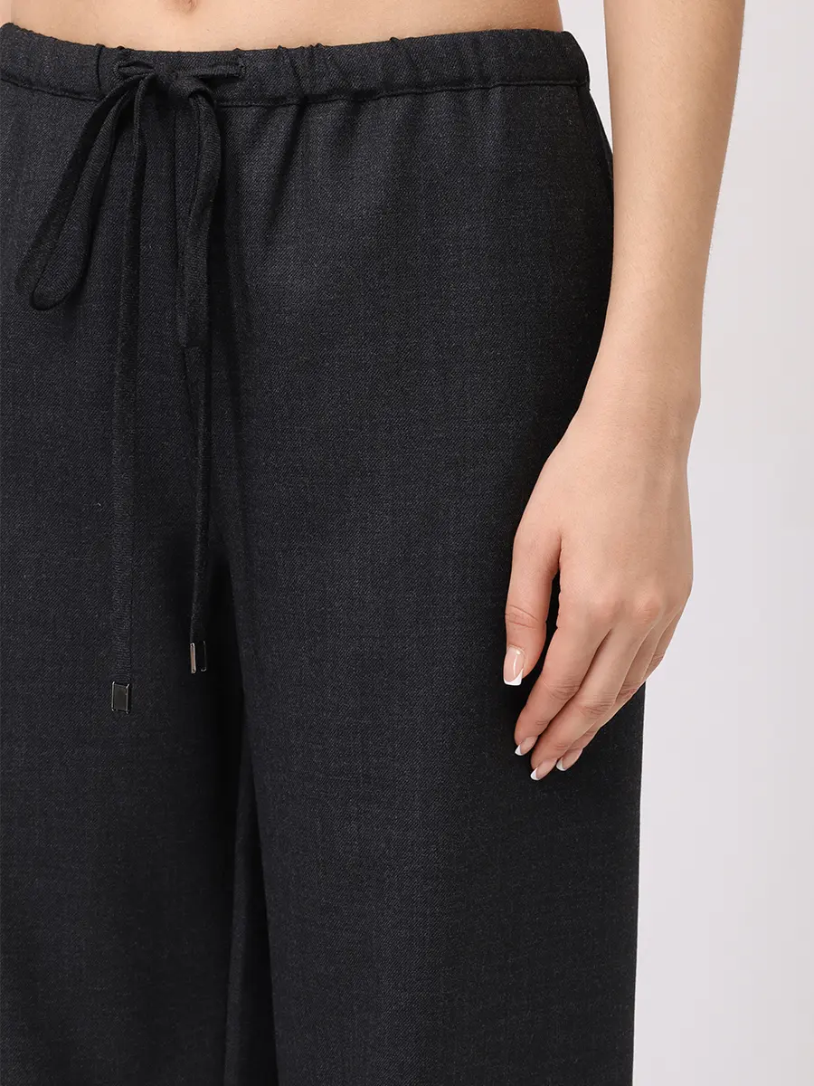 Брюки однотонные