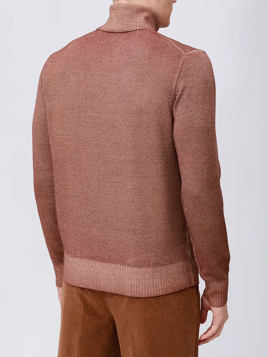 Свитер шерстяной