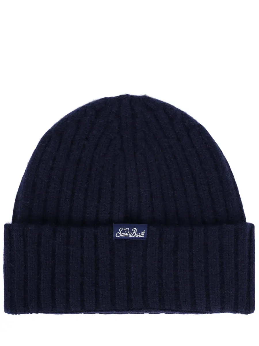 Шапка из шерсти и вискозы