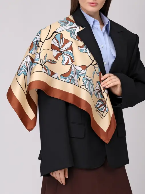 Платок шелковый COCCINELLE