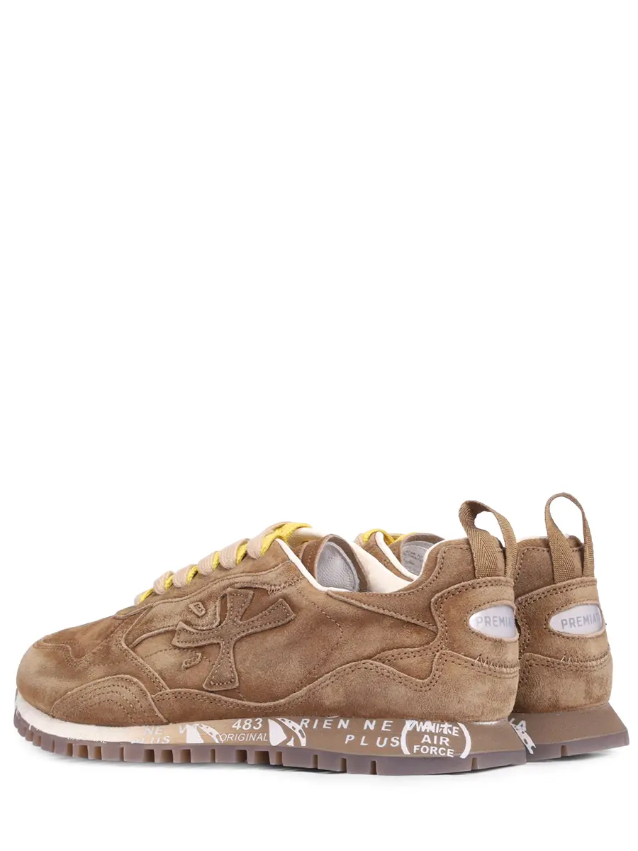 Кроссовки замшевые