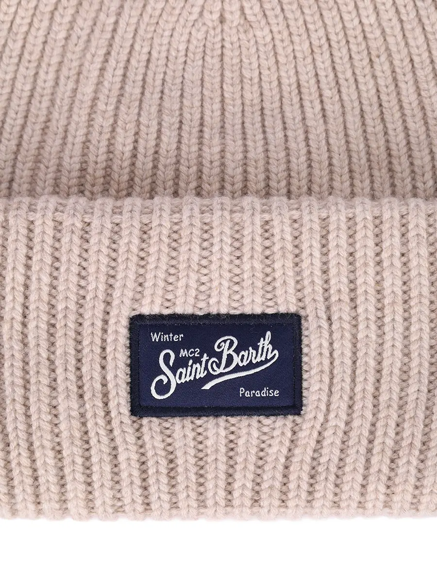 Шапка из шерсти и вискозы