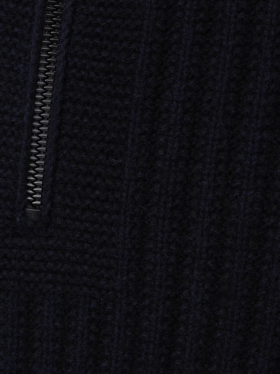 Свитер шерстяной