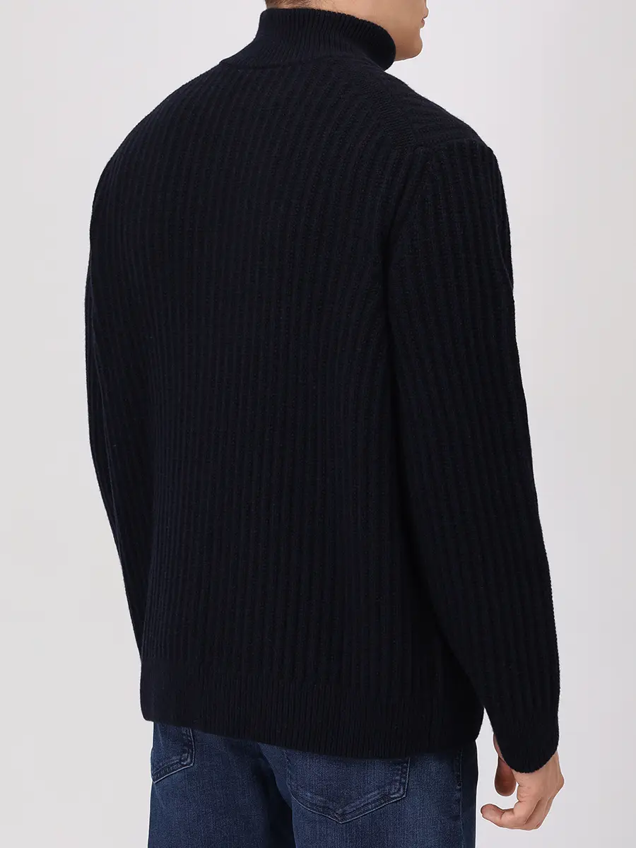 Свитер шерстяной