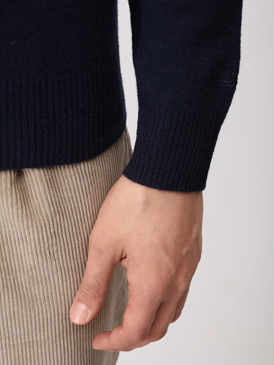 Джемпер шерстяной