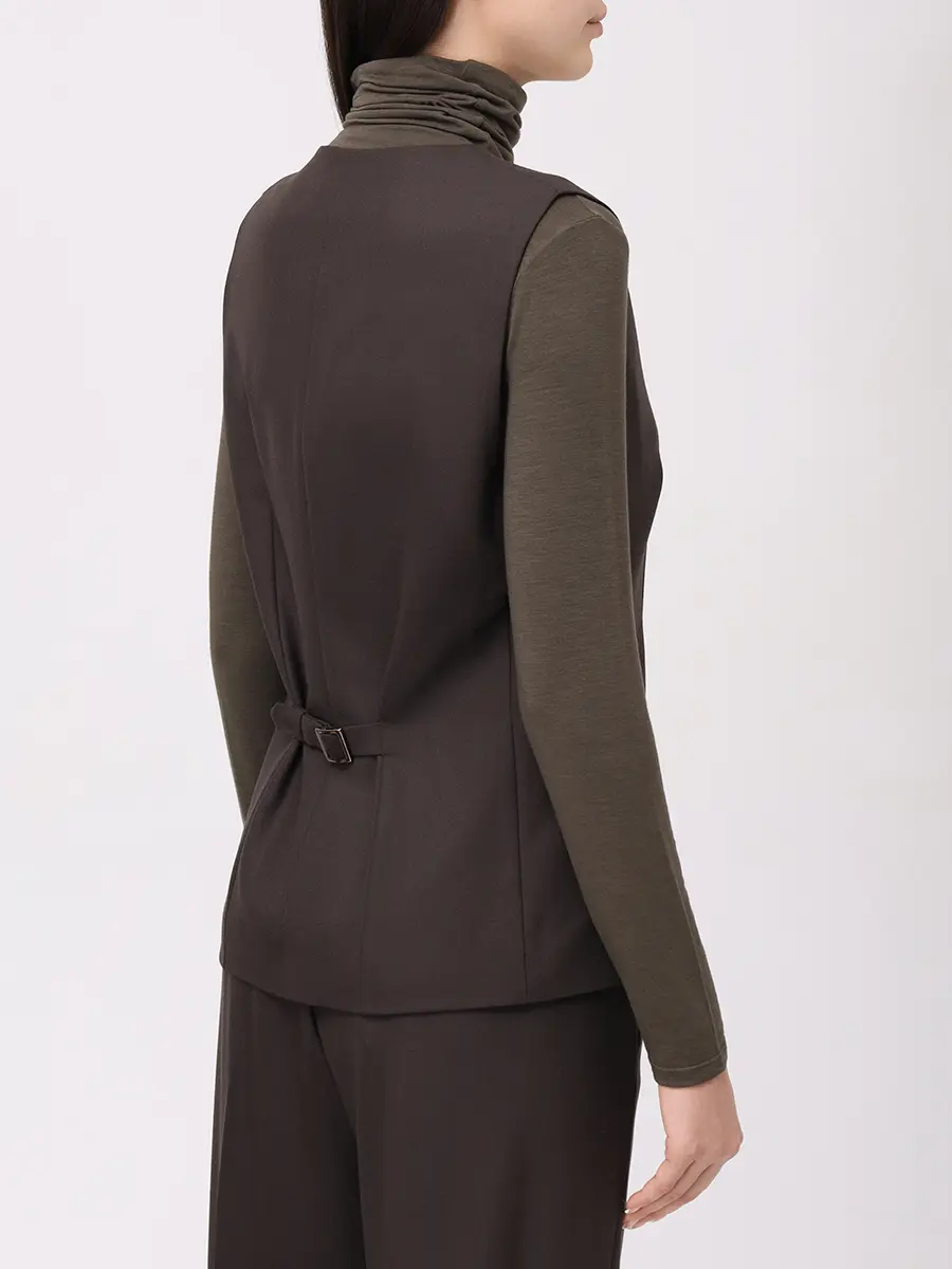 Жилет однотонный