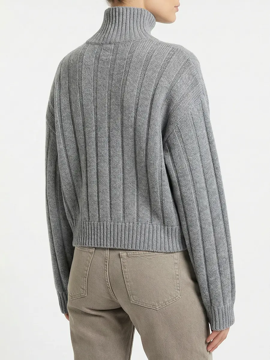 Свитер шерстяной