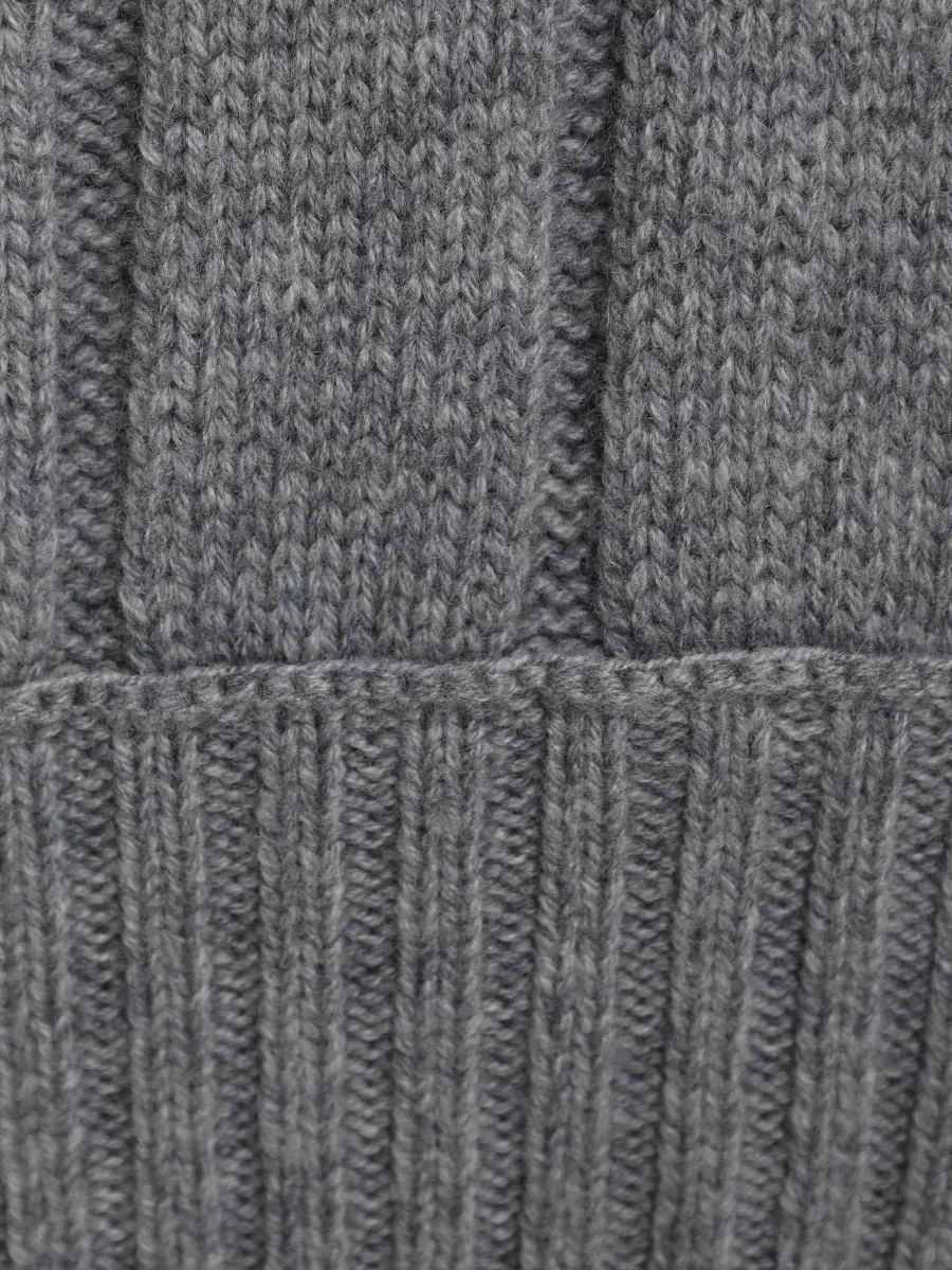 Свитер шерстяной