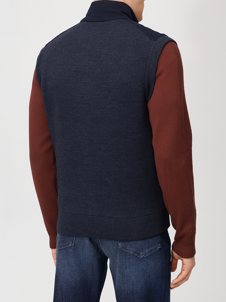 Жилет однотонный