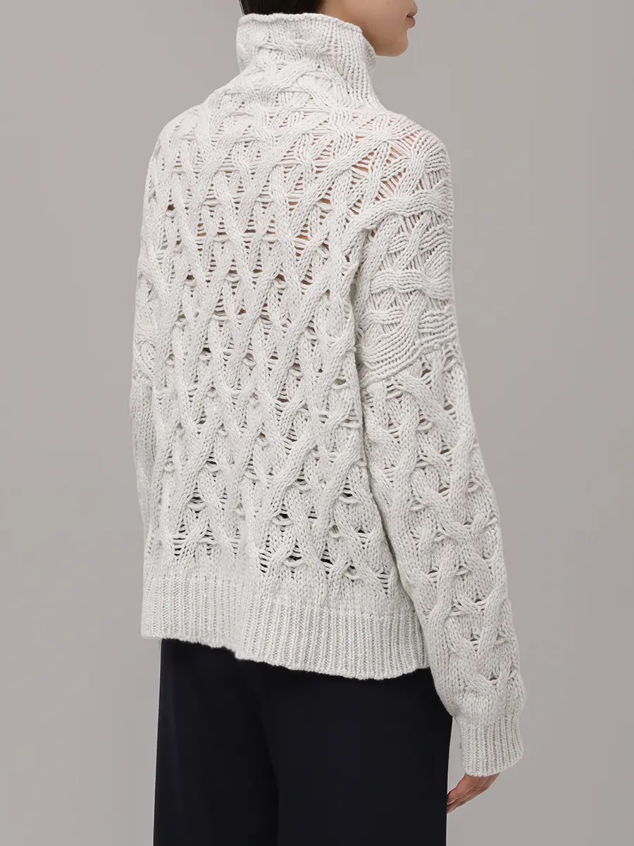 Свитер шерстяной