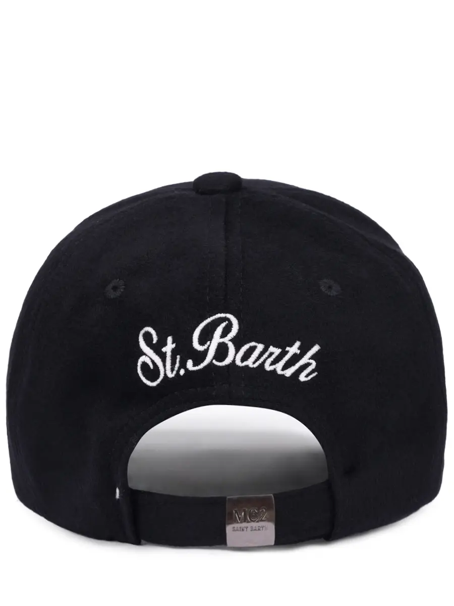 Бейсболка с логотипом