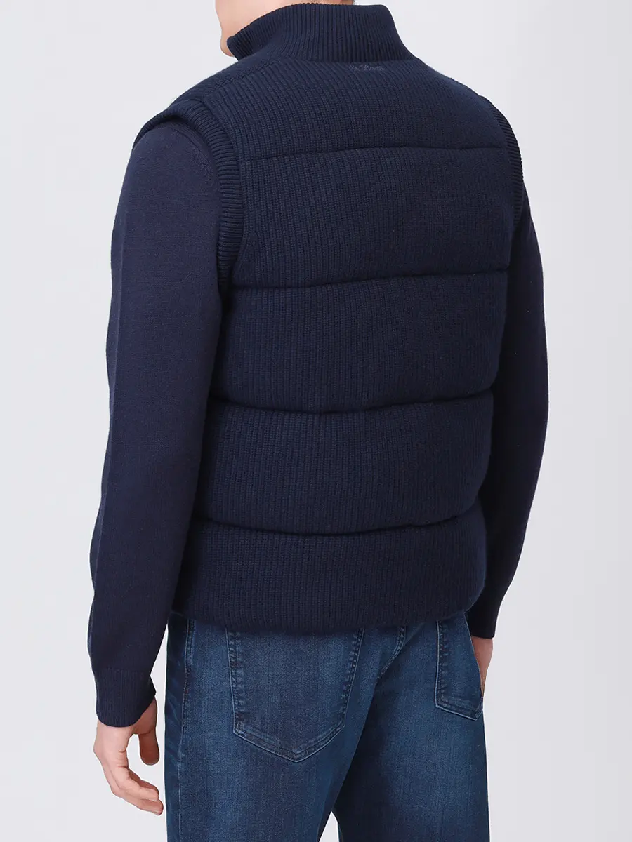 Жилет шерстяной