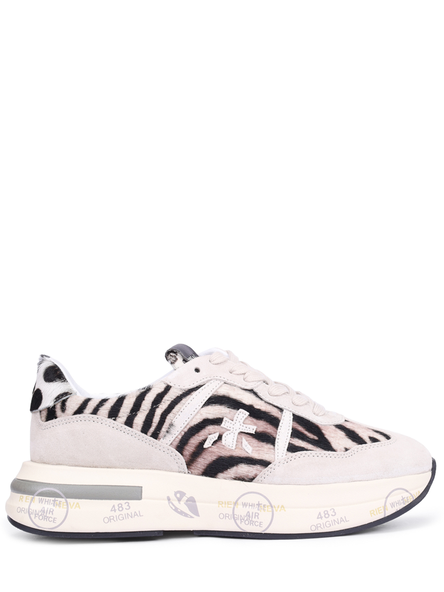 Кроссовки с анималистичным принтом