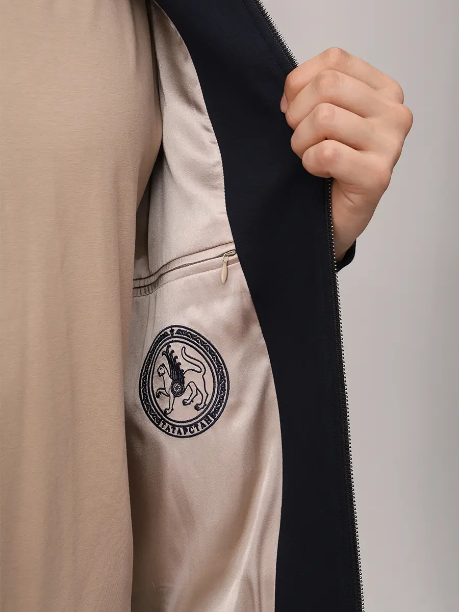 Костюм с шёлком Ватаным