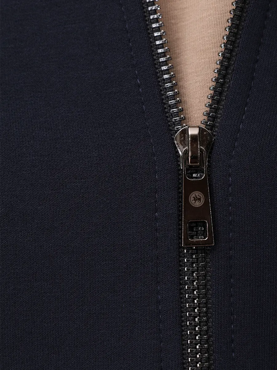 Костюм с шёлком Ватаным