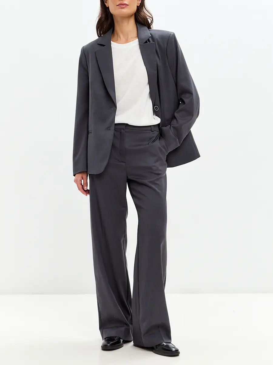 Костюм однотонный