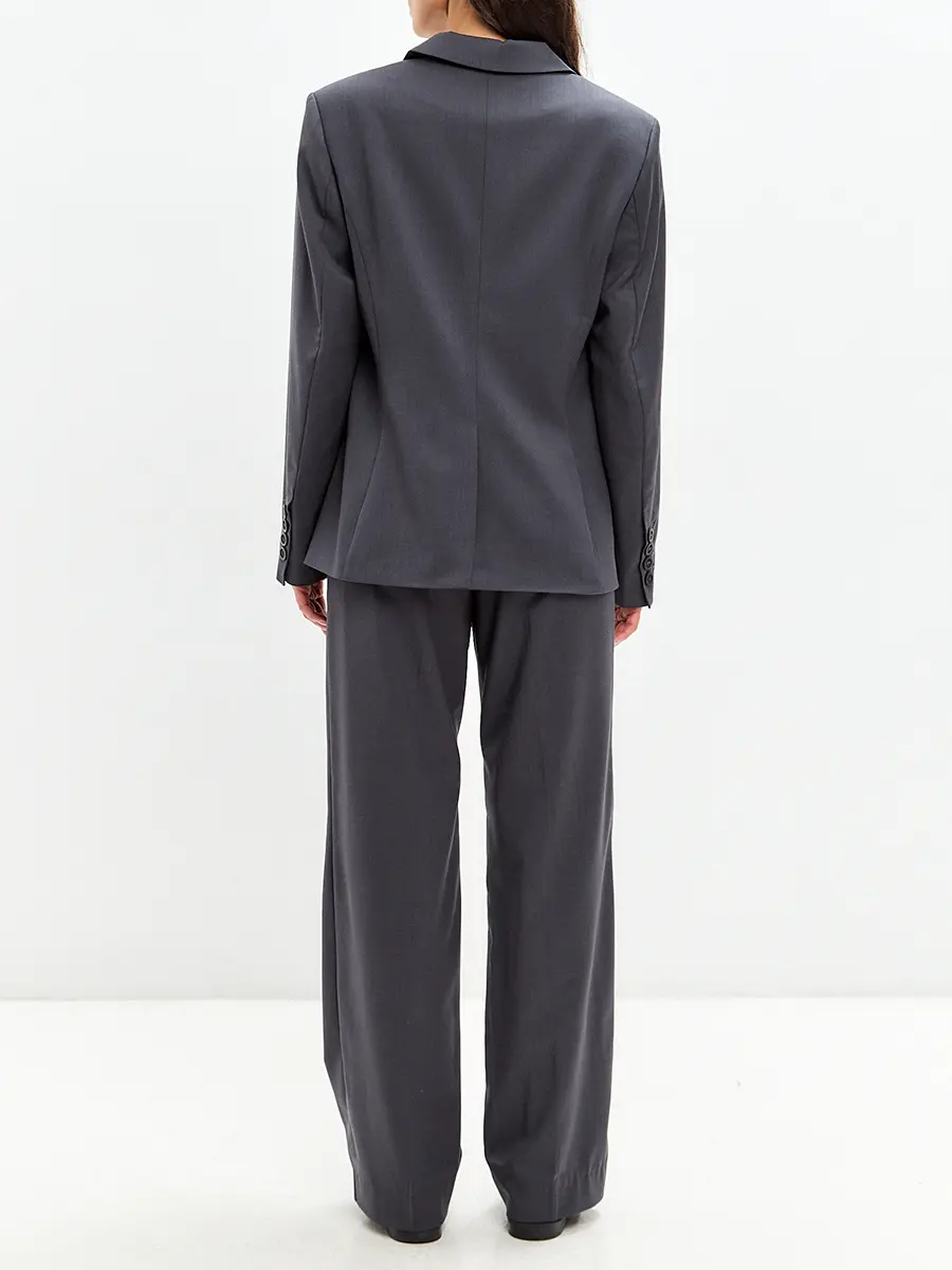 Костюм однотонный