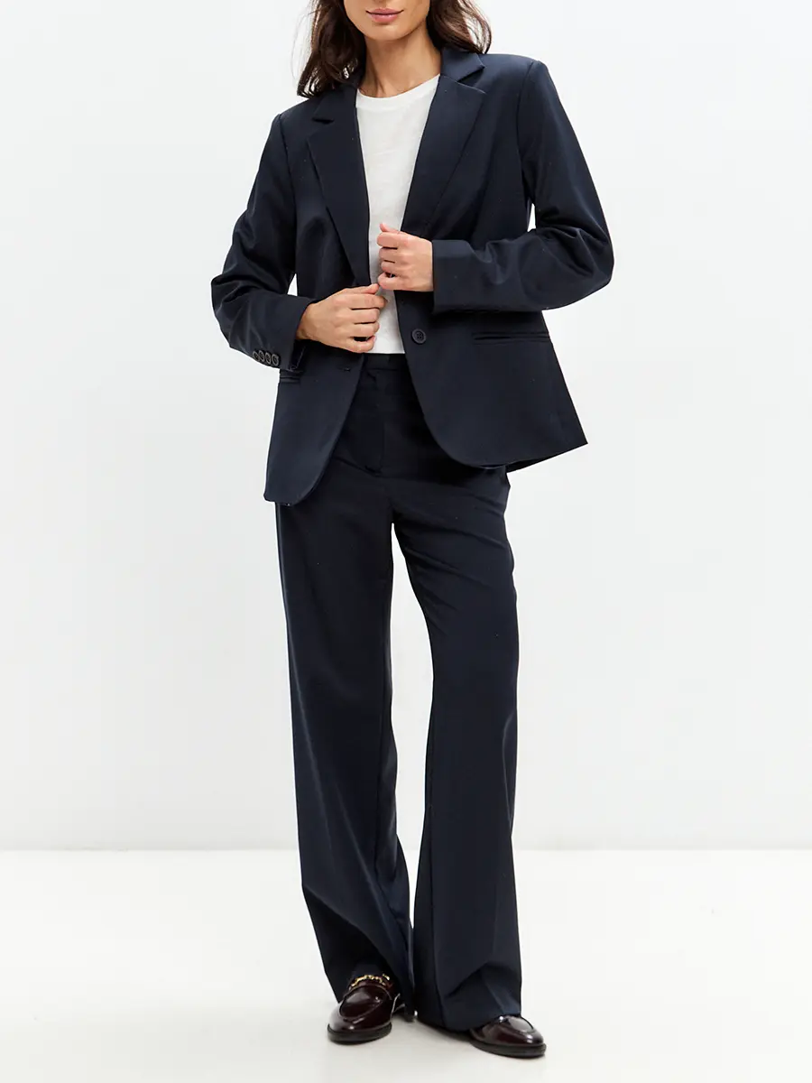 Костюм однотонный