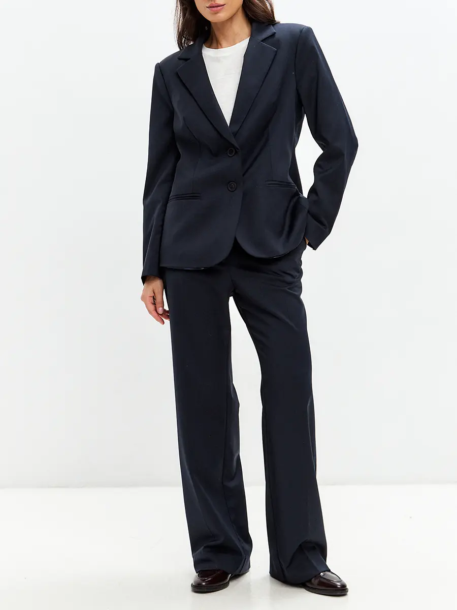 Костюм однотонный