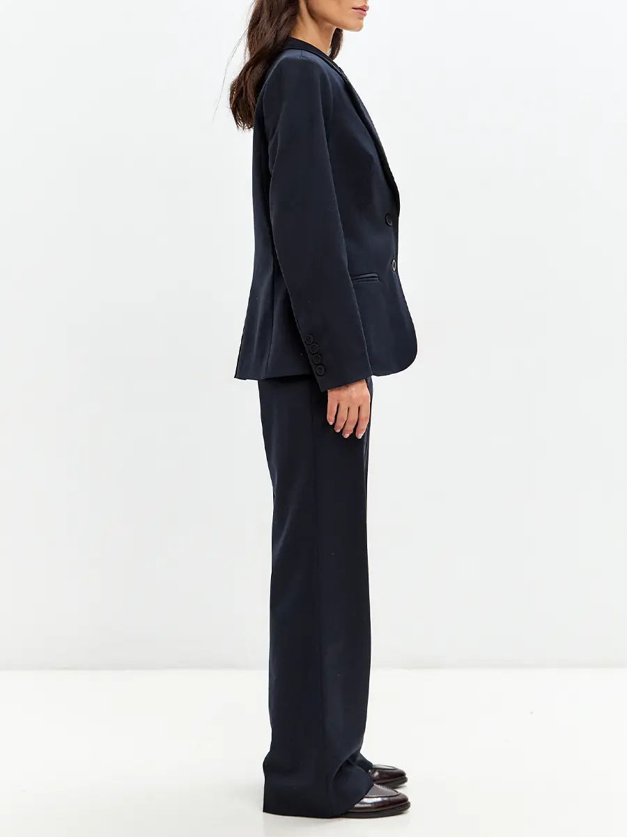 Костюм однотонный